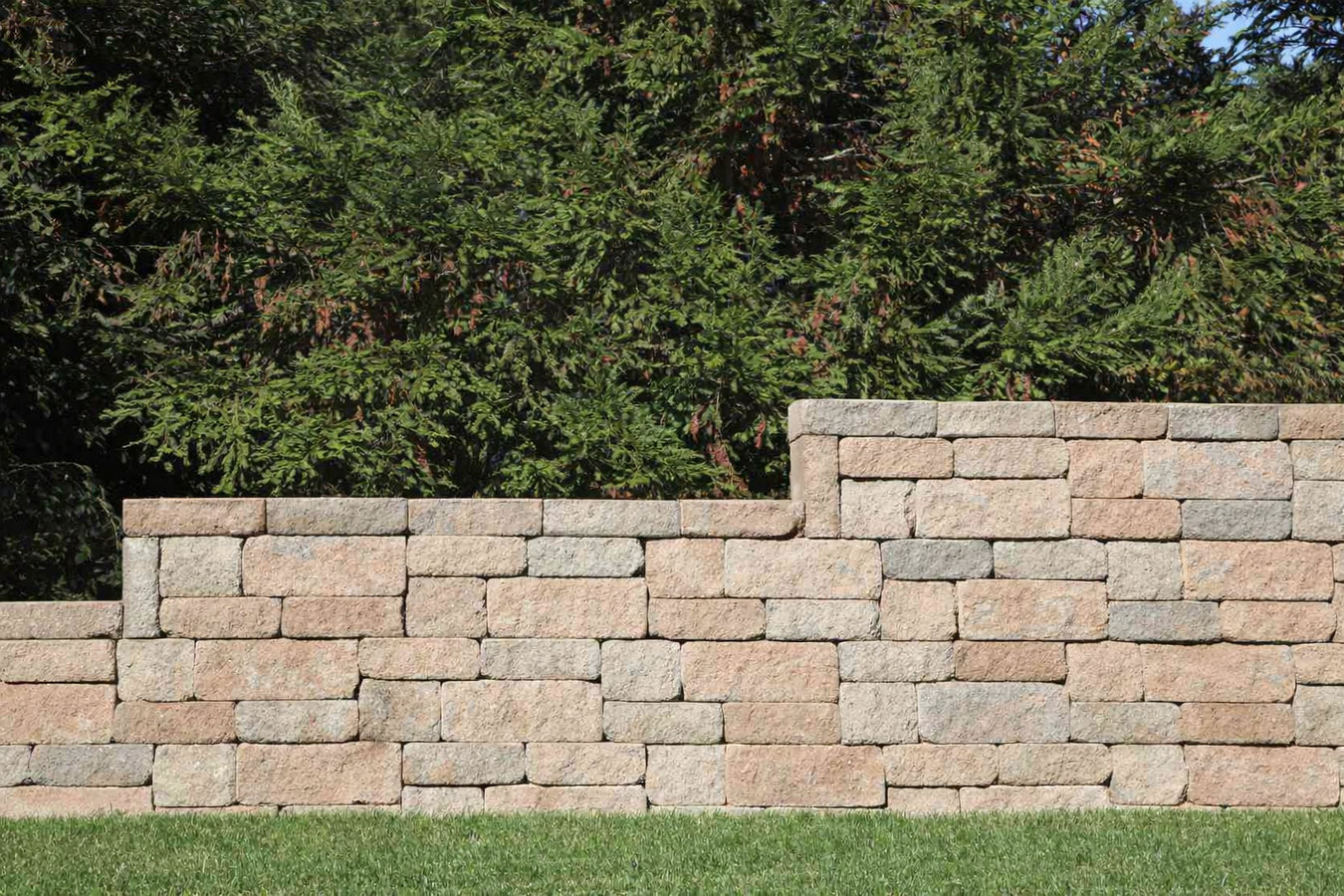 Retaining wall construction in La Mirada, CA